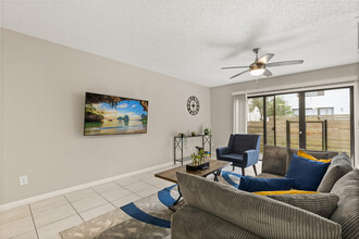 13921 Heritage Club Dr in Tampa, FL - Building Photo - Building Photo