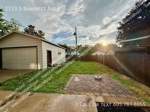 1113 S Blauvelt Ave in Sioux Falls, SD - Building Photo - Building Photo