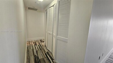 1980 S Ocean Dr, Unit 22G in Hallandale Beach, FL - Foto de edificio - Building Photo