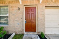 19835 Rustic Lake Ln in Cypress, TX - Foto de edificio - Building Photo