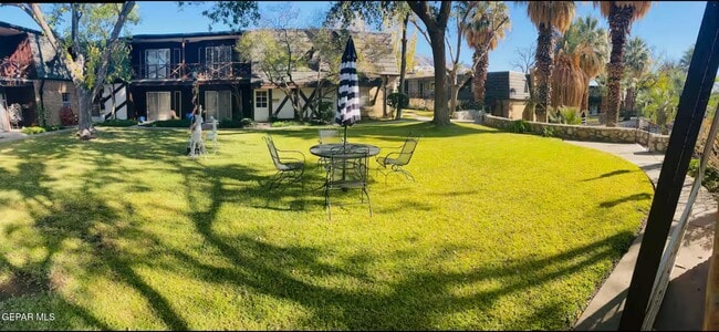 350 Thunderbird Dr in El Paso, TX - Building Photo - Building Photo