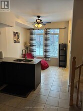 7 Eaton Park Ln in Toronto, ON - Building Photo - Building Photo