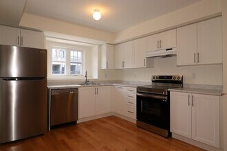 229 Lord Elgin Ln in Bowmanville, ON - Building Photo - Building Photo