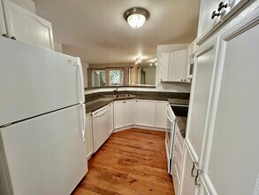 No Rent Until January 1, 2026!!! in Issaquah, WA - Building Photo - Building Photo