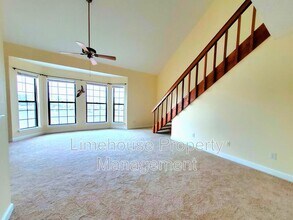 405 Harbour Point in Virginia Beach, VA - Foto de edificio - Building Photo