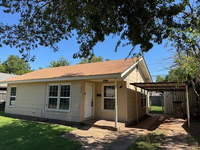 property at 2949 Cunningham Dr