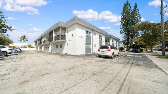 415 NE 2nd St in Hallandale Beach, FL - Building Photo - Building Photo