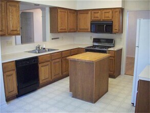 14310 Windsor Oaks Ln in Houston, TX - Building Photo - Building Photo