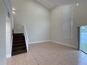 2202 San Remo Cir in Homestead, FL - Building Photo - Building Photo