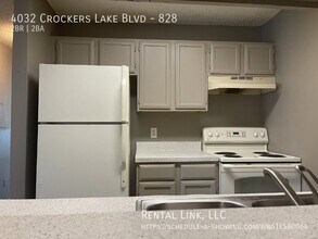 4032 Crockers Lake Blvd in Sarasota, FL - Building Photo - Building Photo