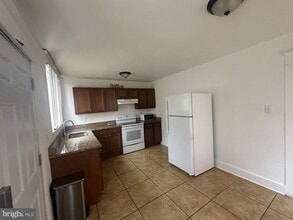 1613 Edgmont Ave in Chester, PA - Building Photo - Building Photo