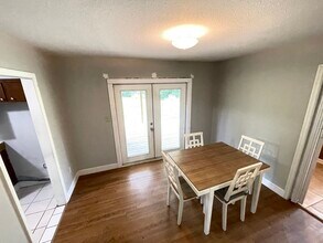 306 Lancaster Dr, Unit Bedrooms in Tallahassee, FL - Foto de edificio - Building Photo