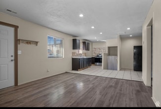 57 N Center St in Santaquin, UT - Building Photo - Building Photo