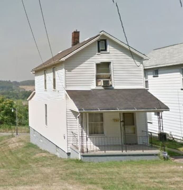 53 Main St in Campbell, OH - Building Photo