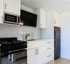 701 SE Bahama Ave in Stuart, FL - Building Photo - Building Photo