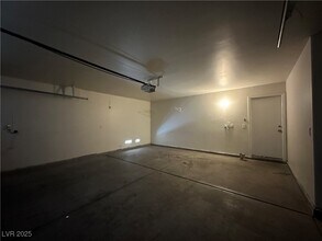 5926 Mahogany Mountain Dr in Las Vegas, NV - Building Photo - Building Photo