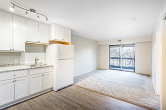 Plymouth Park Apartments 55+ in Plymouth, MI - Building Photo - Interior Photo