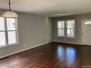 229 Edgewood Pl in Ferndale, MI - Building Photo - Building Photo