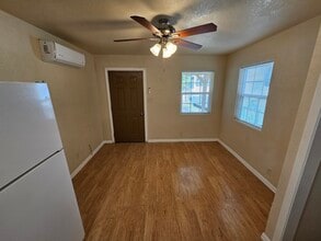 305 Pulliam St in Del Rio, TX - Building Photo - Building Photo