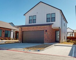 645 Frisco Rd in Fairview, TX - Building Photo