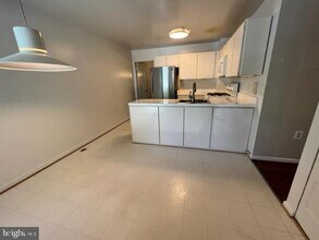 8113 Inverness Ridge Rd in Potomac, MD - Building Photo - Building Photo
