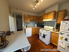 1056 Cambridge St in Cambridge, MA - Building Photo