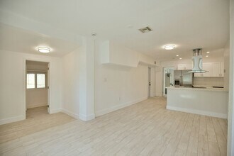 1019 41st St in Sarasota, FL - Building Photo - Building Photo