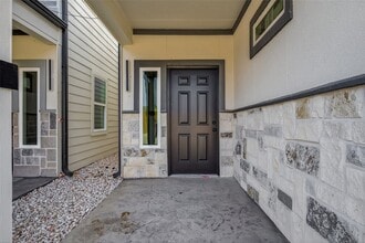 12311 New Jordan Ln in Cypress, TX - Foto de edificio - Building Photo