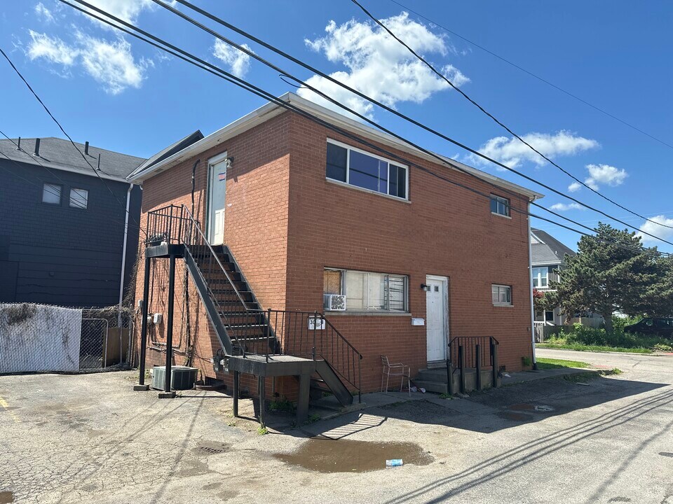 30 Martin Ave, Unit B in Columbus, OH - Building Photo