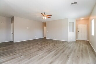 1715 E Renegade Trail in San Tan Valley, AZ - Building Photo - Building Photo