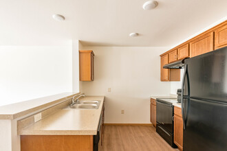 Sunset Ridge Apartments in Fergus Falls, MN - Building Photo - Building Photo