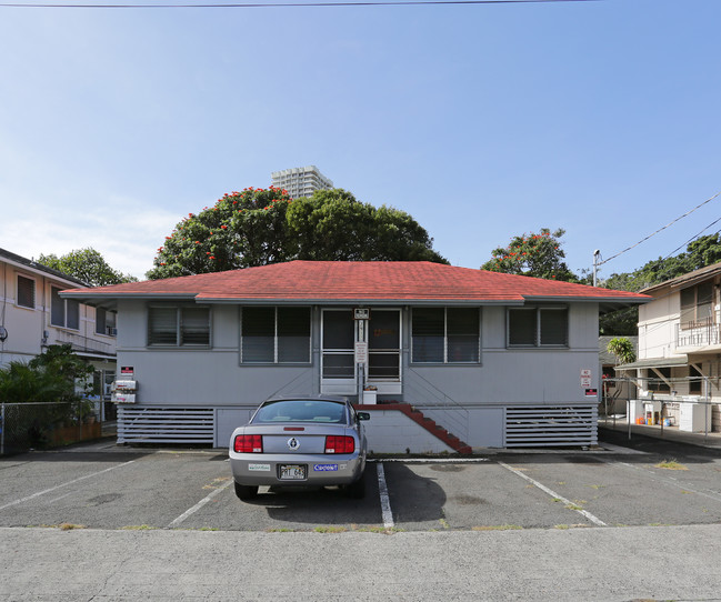 2912 Varsity Cir in Honolulu, HI - Building Photo - Building Photo