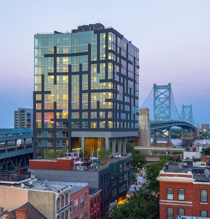 Bridge in Philadelphia, PA - Building Photo