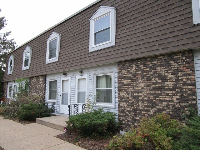 Valley View Townhomes in Onalaska, WI - Building Photo - Building Photo