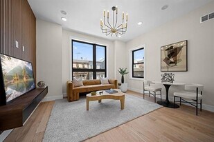 27 Graham St in Jersey City, NJ - Building Photo