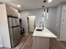 67 Lincoln St, Unit 2L in Jersey City, NJ - Building Photo