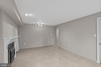 810 Queen St in Alexandria, VA - Foto de edificio - Building Photo