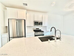 7793 Vino Vranec Ct in Las Vegas, NV - Building Photo - Building Photo