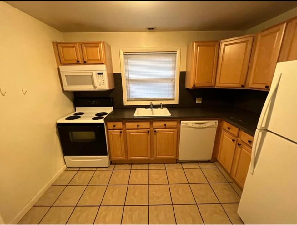 95 Barnett St, Unit 3 in New Haven, CT - Building Photo