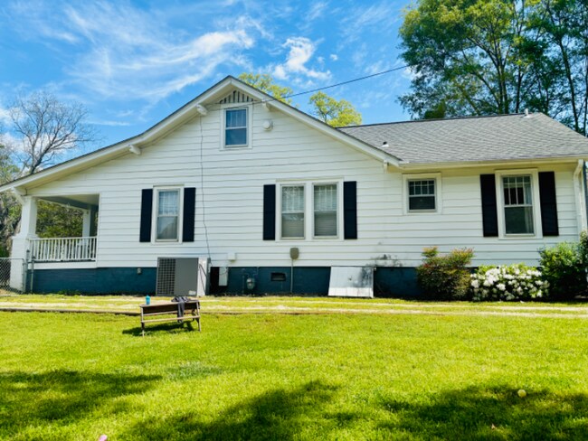 206 Magazine St in Abbeville, SC - Foto de edificio - Building Photo