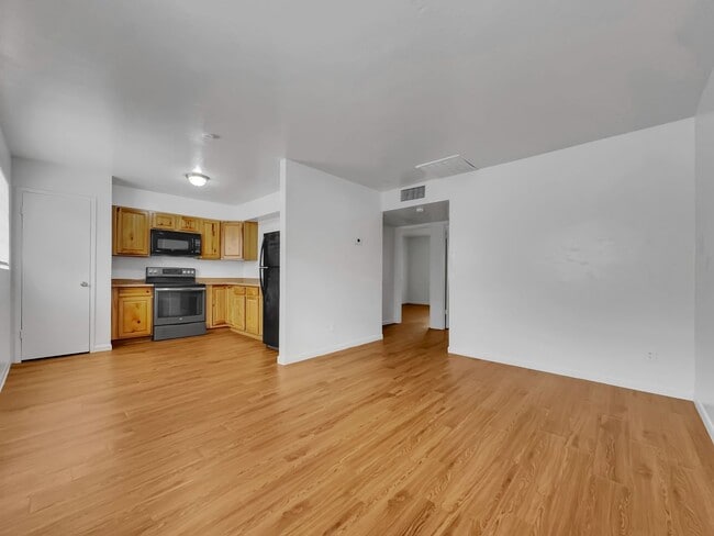 property at 2905 E Monroe St