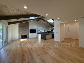 1163 W Iowa Ave in Sunnyvale, CA - Building Photo - Building Photo
