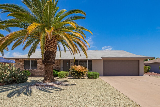 17615 N Whispering Oaks Dr in Sun City, AZ - Building Photo - Building Photo