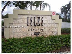 property at 595 Vista Isles Dr