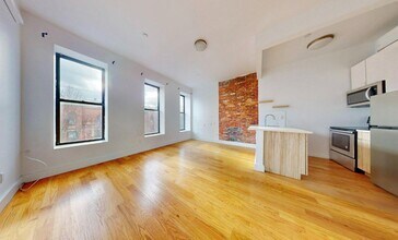 West 12th Street, Unit 3F in New York, NY - Building Photo - Building Photo