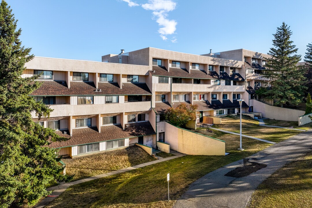 South Ridge Apartments in Edmonton, AB - Building Photo