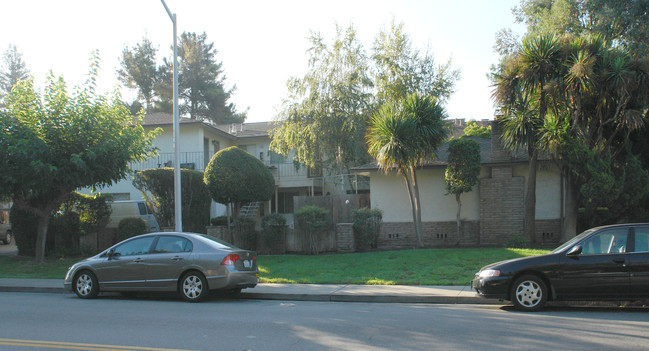 3686 Poinciana Dr in Santa Clara, CA - Building Photo - Building Photo