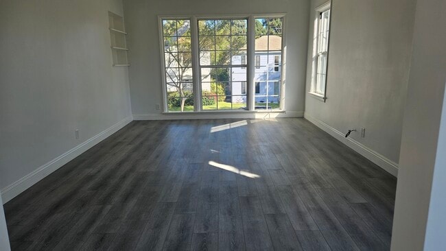 4221 Creed Ave, Unit Upper Unit in Los Angeles, CA - Foto de edificio - Building Photo