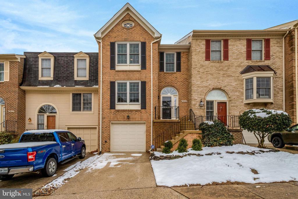 7413 Salford Ct in Alexandria, VA - Building Photo