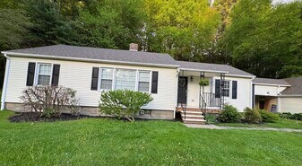 526 NY-42 in Sparrow Bush, NY - Building Photo